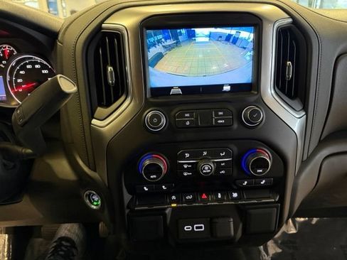 Used 2021 Chevrolet Silverado 1500 LT RWD image 17