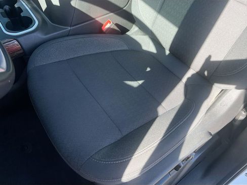 Used 2022 GMC Sierra 1500 Elevation w/ Preferred Package image 19