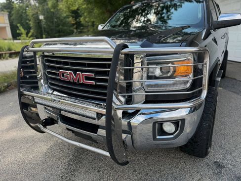 Used 2015 GMC Sierra 2500 SLT w/ Snow Plow Prep Package AWD/4WD image 13