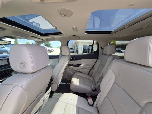 Used 2023 GMC Acadia Denali w/ Denali Ultimate Package AWD/4WD image 25