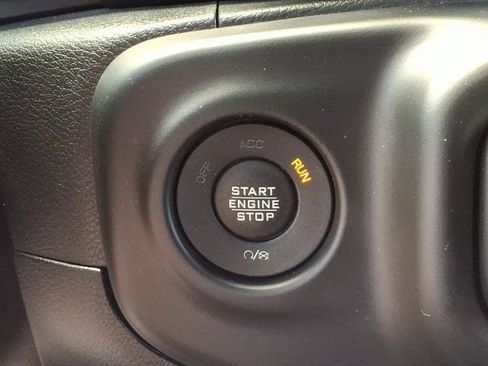Used 2020 Jeep Gladiator Rubicon AWD/4WD image 25