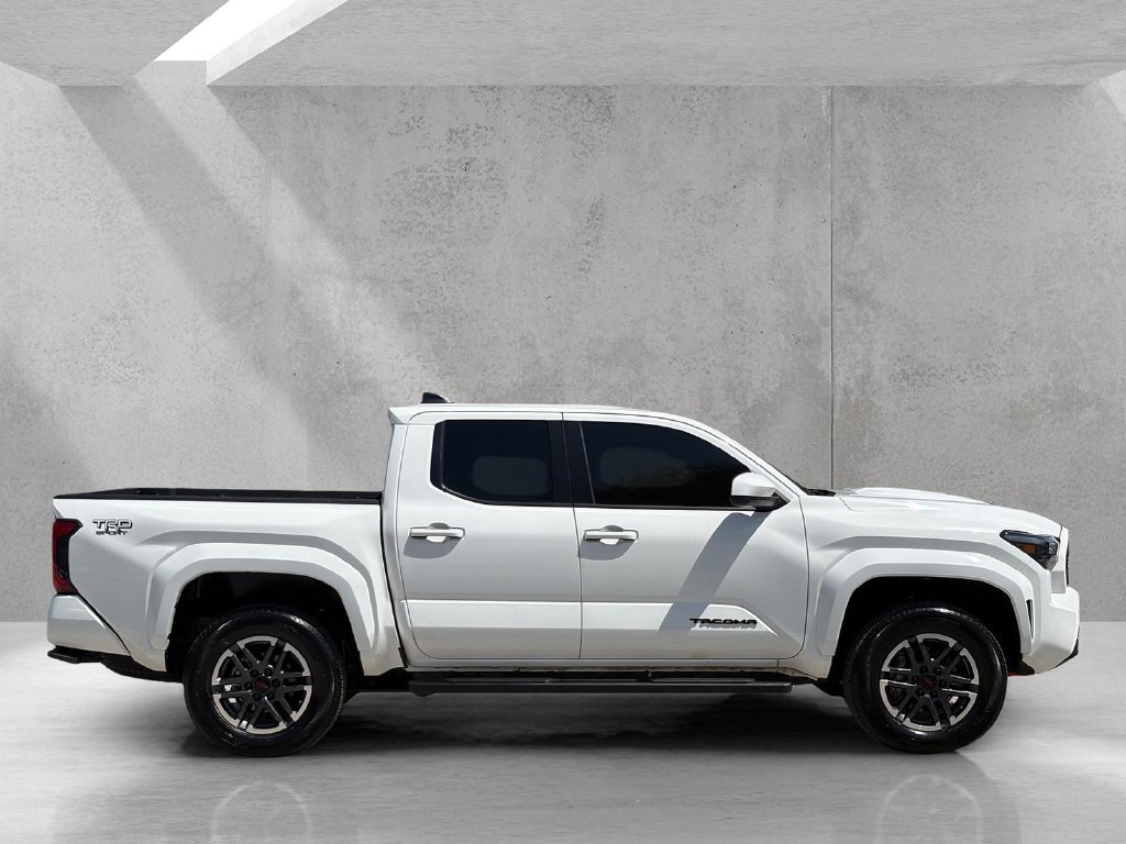 Used 2026 Toyota Tacoma TRD Sport AWD/4WD image 4
