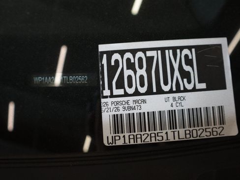 Certified 2026 Porsche Macan AWD/4WD image 30