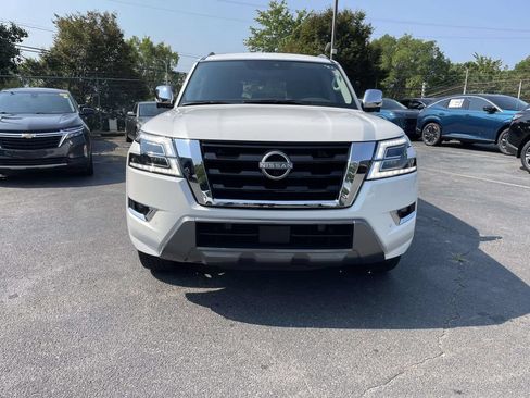 Used 2024 Nissan Armada Platinum w/ Captain's Chairs Package AWD/4WD image 2