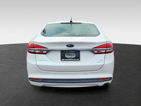 Used 2017 Ford Fusion SE w/ Fusion SE Technology Package image 6