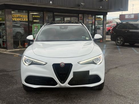 Used 2019 Alfa Romeo Stelvio Ti Sport w/ Quick Order Package 22S Sport AWD/4WD image 4