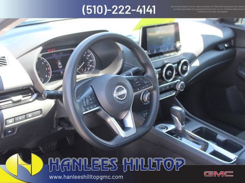 Used 2024 Nissan Sentra SV FWD image 11