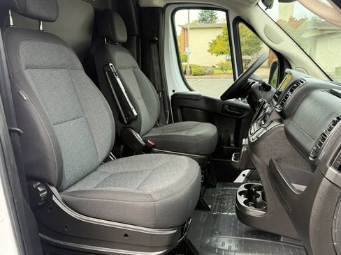 Used 2023 RAM ProMaster 2500 FWD image 16