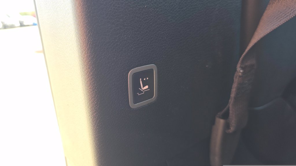 New 2027 Chrysler Pacifica Select FWD image 29