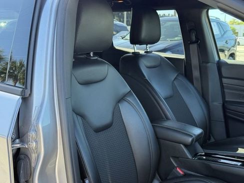 Used 2022 Jeep Compass Altitude w/ Convenience Group image 19