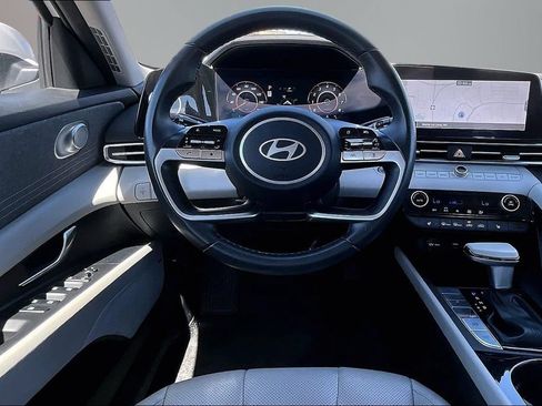 Used 2024 Hyundai Elantra Limited FWD image 8