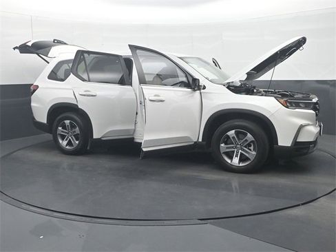 Used 2024 Honda Pilot EX-L image 35