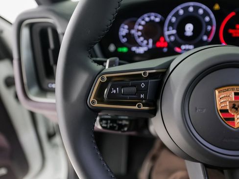 New 2026 Porsche Cayenne S image 17