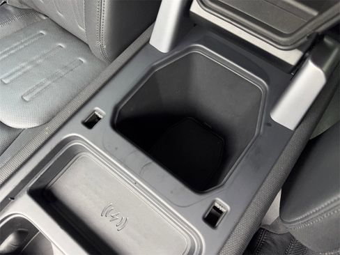 Used 2021 Land Rover Defender 90 X-Dynamic S image 64