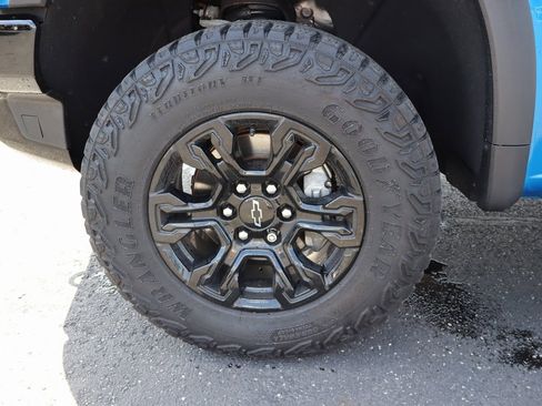 Used 2022 Chevrolet Silverado 1500 ZR2 w/ Technology Package image 37