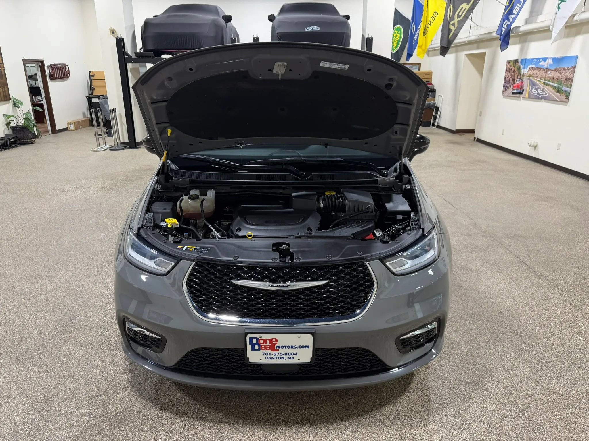 Used 2025 Chrysler Pacifica Select FWD image 54