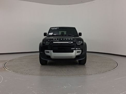 Used 2025 Land Rover Defender 90 S image 6