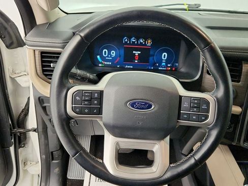 Used 2023 Ford Expedition Limited image 14