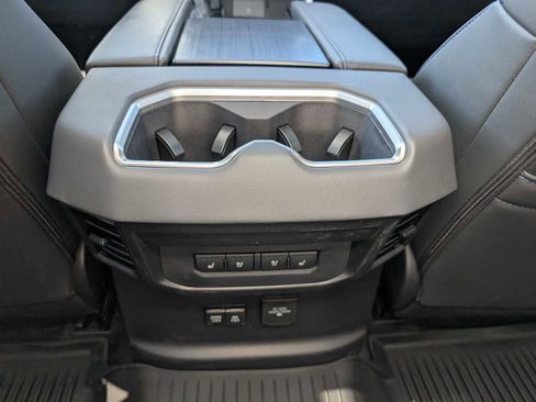 Used 2025 Toyota Tundra Platinum AWD/4WD image 18