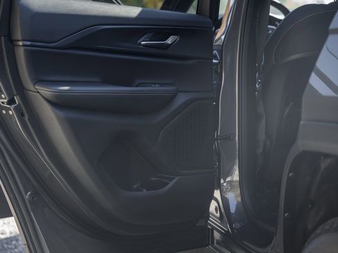 New 2025 Jeep Grand Cherokee Laredo X w/ Luxury Tech Group I image 35