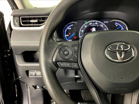 Used 2024 Toyota RAV4 LE AWD/4WD image 11