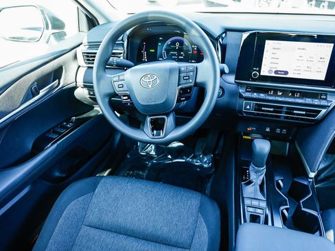 Used 2026 Toyota Camry LE w/ Convenience Package FWD image 14