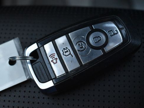 Used 2023 Ford Escape Platinum image 34