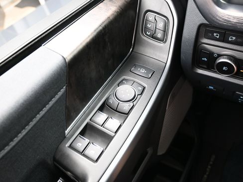 Used 2024 Ford F350 Lariat w/ Black Appearance Package image 24