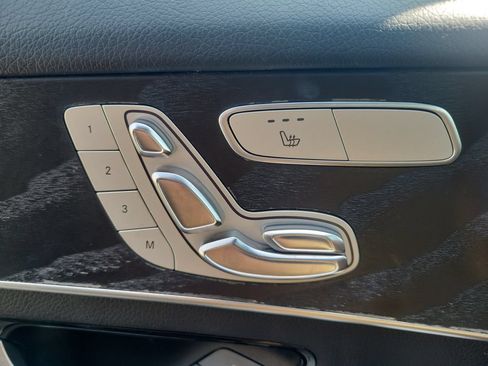 Used 2018 Mercedes-Benz GLC 300 4MATIC image 22
