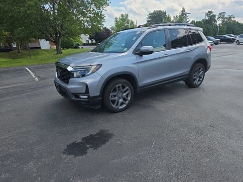 Used 2023 Honda Passport EX-L image 3