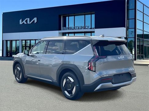 Certified 2024 Kia EV9 Wind image 9