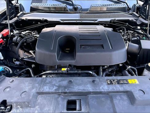 Used 2025 Land Rover Defender 110 X-Dynamic SE image 30