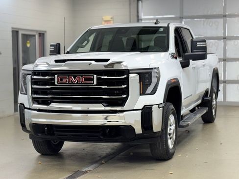 New 2026 GMC Sierra 2500 SLE image 3