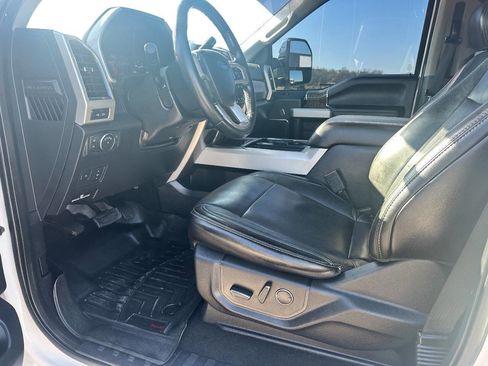 Used 2019 Ford F250 Lariat w/ Lariat Ultimate Package image 16