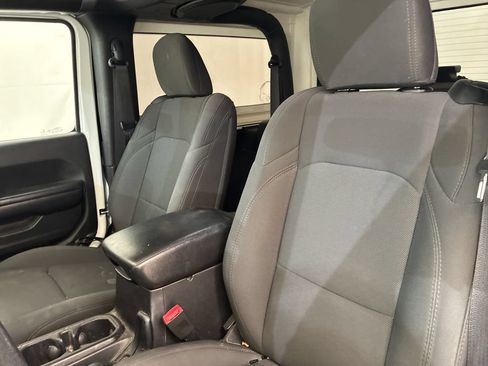 Used 2018 Jeep Wrangler Sport AWD/4WD image 10