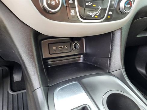 Used 2024 Chevrolet Equinox LS w/ LS Convenience Package image 7