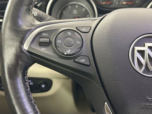 Used 2018 Buick Regal Essence w/ Driver Confidence Package #1 FWD image 20