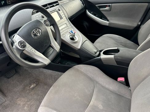 Used 2013 Toyota Prius Two image 10