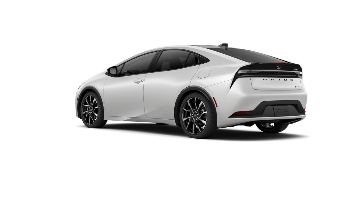 New 2027 Toyota Prius Plug-In Hybrid FWD image 6