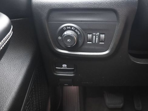 Used 2024 Jeep Grand Cherokee L Limited w/ Luxury Tech Group II RWD image 24