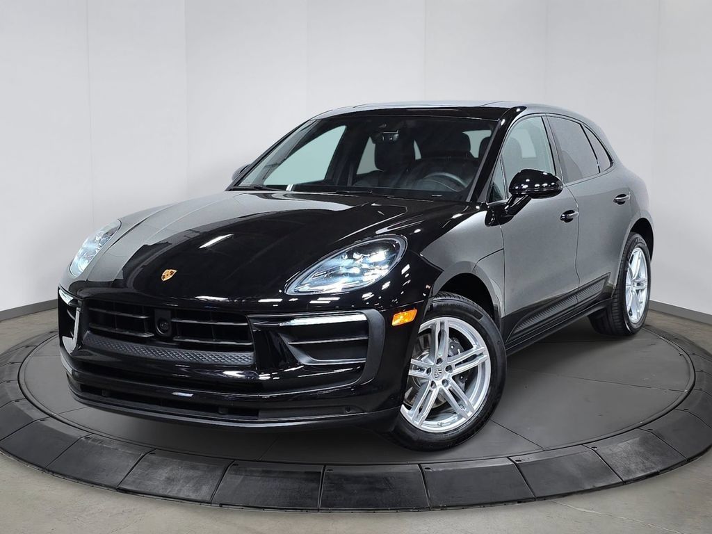 Certified 2026 Porsche Macan AWD/4WD image 1
