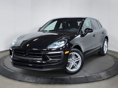 Certified 2026 Porsche Macan AWD/4WD image 1
