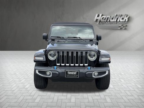 Used 2023 Jeep Wrangler Unlimited Sahara w/ Cold Weather Group AWD/4WD image 3