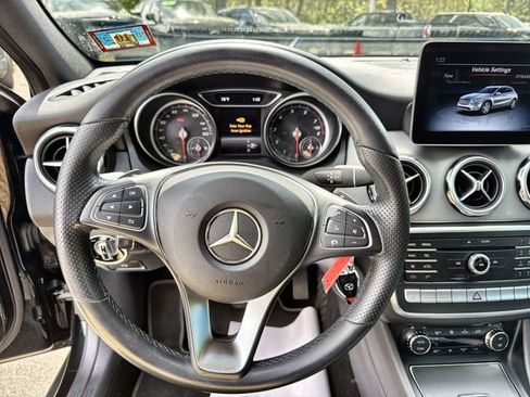 Used 2020 Mercedes-Benz GLA 250 4MATIC image 10