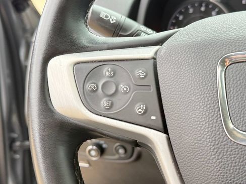 Used 2024 GMC Terrain SLT AWD/4WD image 16
