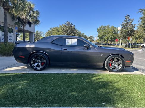 Used 2020 Dodge Challenger SRT Hellcat image 8