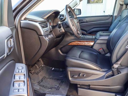 Used 2017 Chevrolet Suburban Premier image 2
