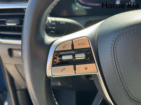 Certified 2024 Kia Telluride EX w/ EX Captain's Chair Package FWD image 18