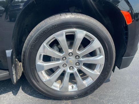 Used 2021 Chevrolet Suburban Premier AWD/4WD image 9