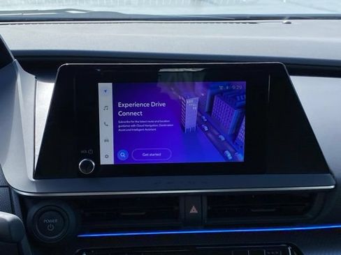 Certified 2025 Toyota Prius XLE AWD/4WD image 16